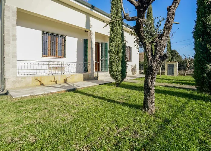 Stunning Home In Ponte Buggianese