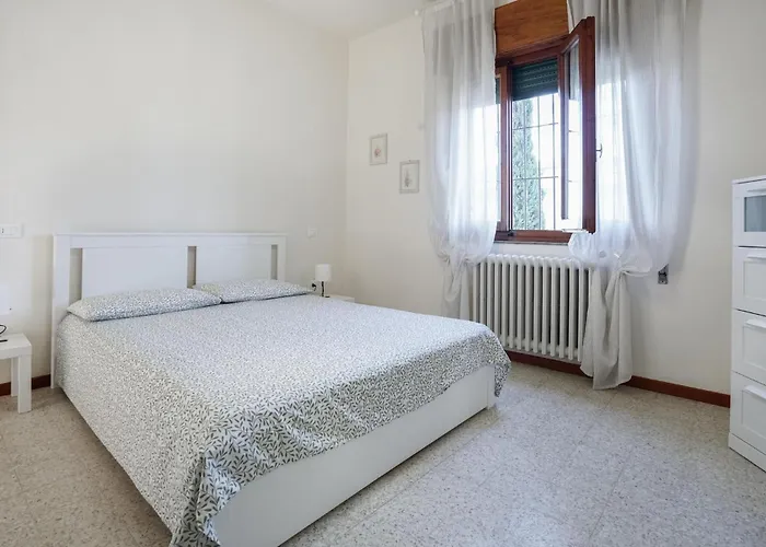 Stunning Home In Ponte Buggianese